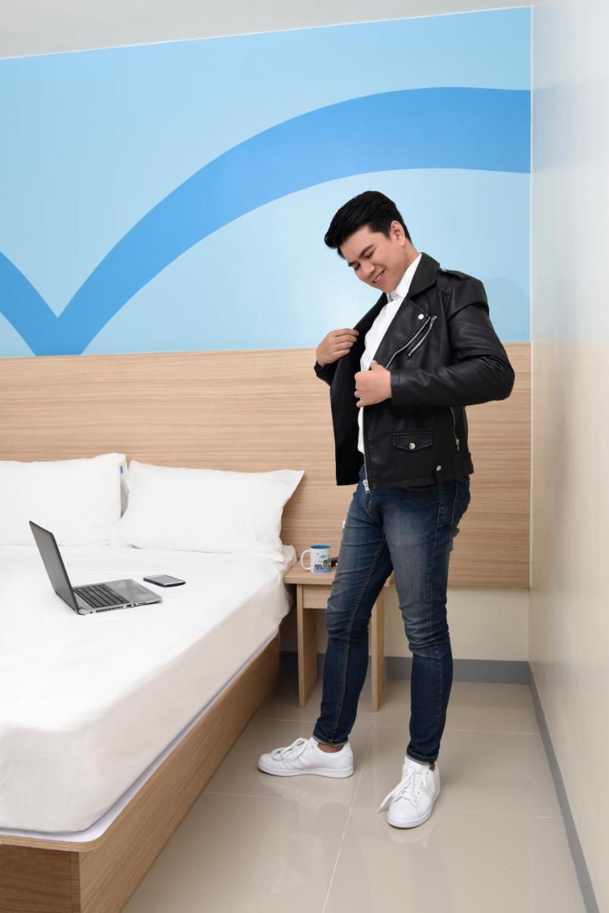 Hop Inn Hotel Tomas Morato Quezón by Eksteriør bilde
